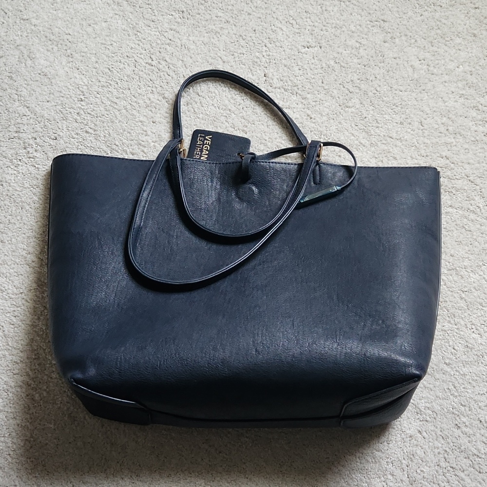 Navy/taupe tote